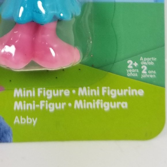 Sesame Street Action Figure set cake decorations approxima 2" + or - - Picture 13 of 15